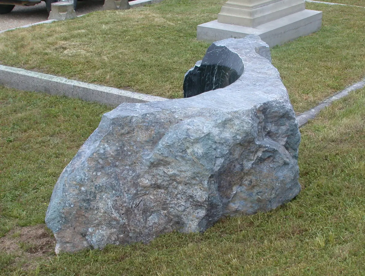 Dutton Memorial, view 2